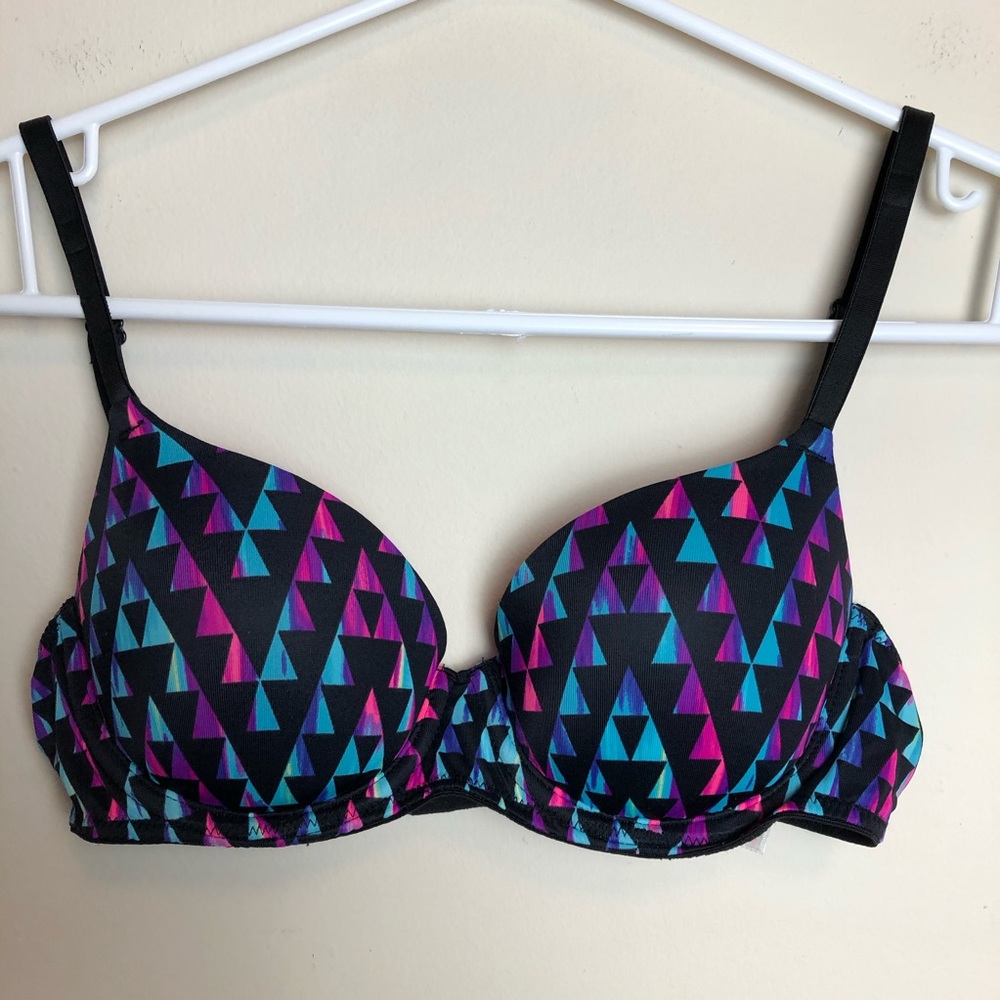 Victoria’s Secret Pink 32B Lightly Lined Bra